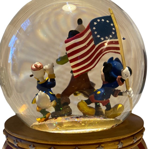 Vintage Disney Snow Globe July 4th 1776 Yankee Doodle Dandy (Video Included) - Picture 13 of 14